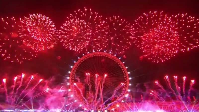 Почти £2 млн потратили на новогоднее фейерверк-шоу в Лондоне